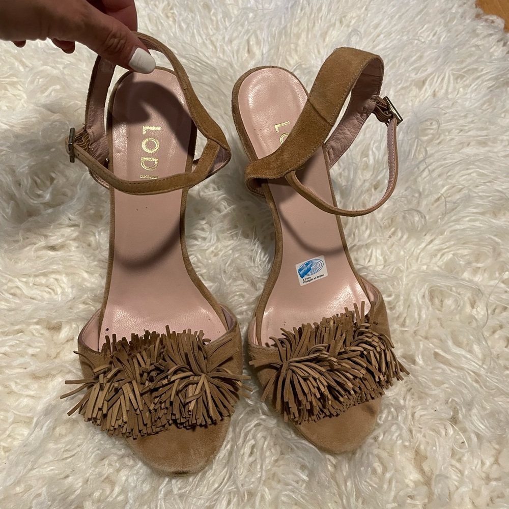 Brown suede high heels 🥰